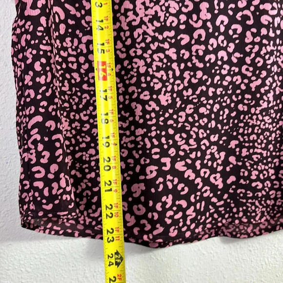 J. Crew Short-sleeve ruffle top in leopard / cheetah animal print maroon pink M - Picture 10 of 11